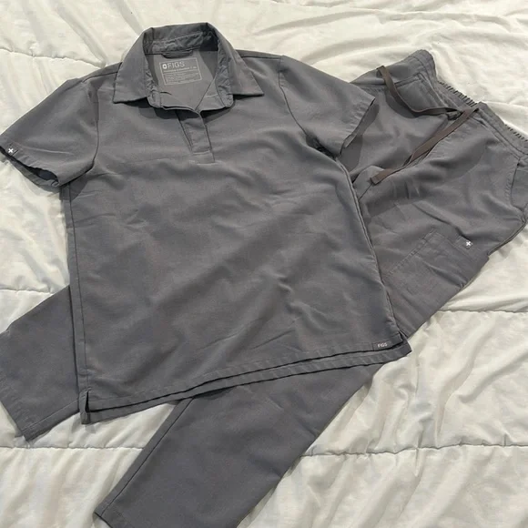 Figs women XXS dark space grey top and petite pants - Picture 1 of 2